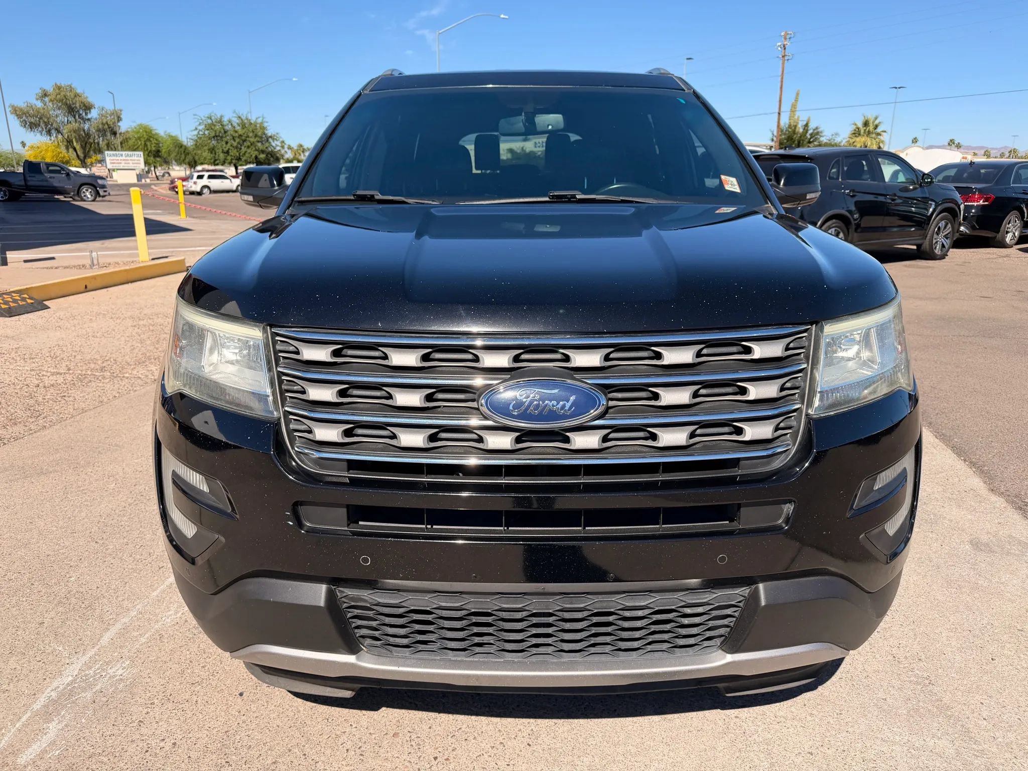 Used 2016 Ford Explorer XLT w/ Equipment Group 202A FWD image 2