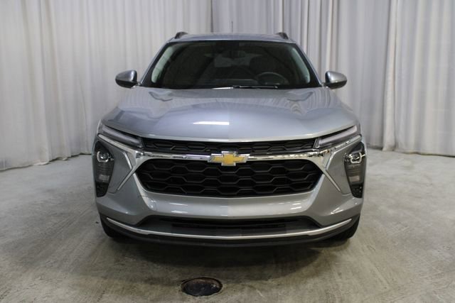 Used 2025 Chevrolet Trax LT w/ Driver Confidence Package image 24