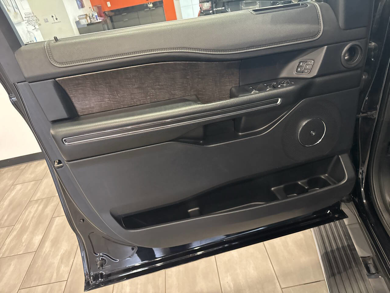 Used 2015 Toyota Camry SE image 37