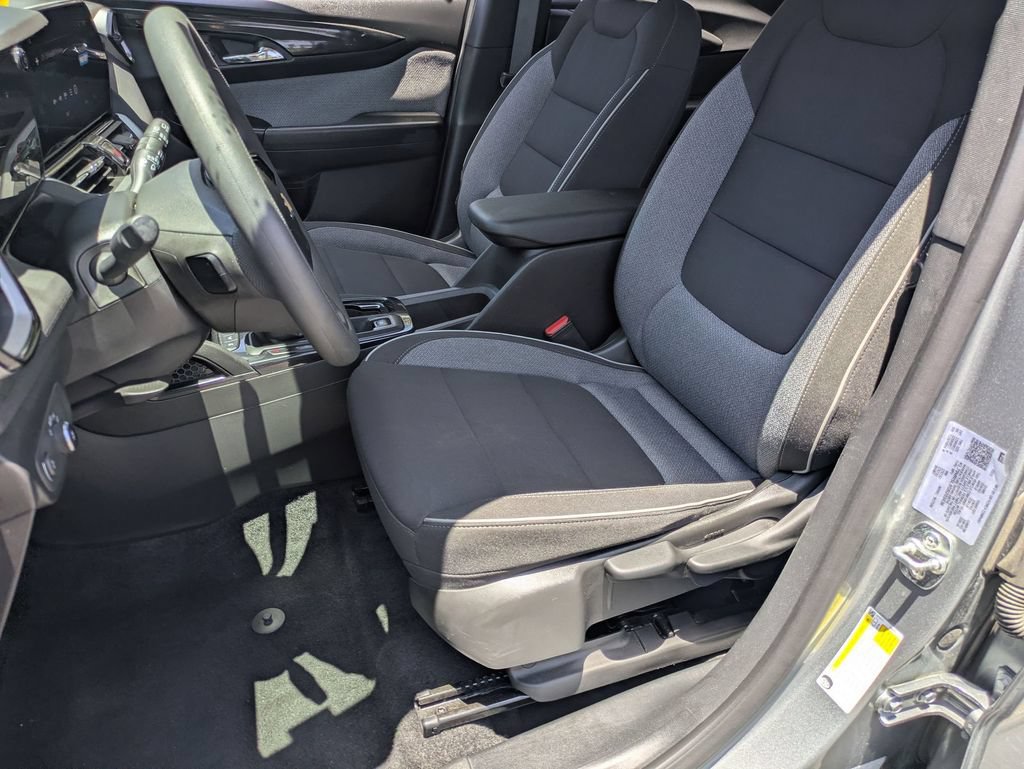 Used 2025 Chevrolet TrailBlazer LT AWD/4WD image 13