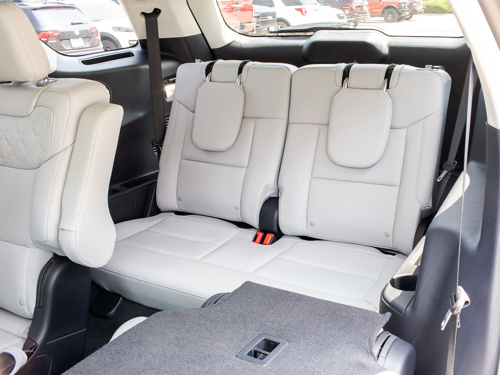 Used 2026 Ford Explorer Platinum w/ LUX Leather Package AWD/4WD image 18