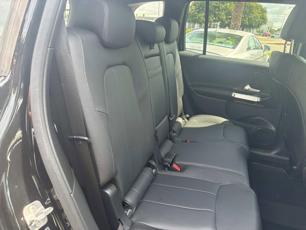 Used 2024 Mercedes-Benz GLB 250 GLB 250 image 9