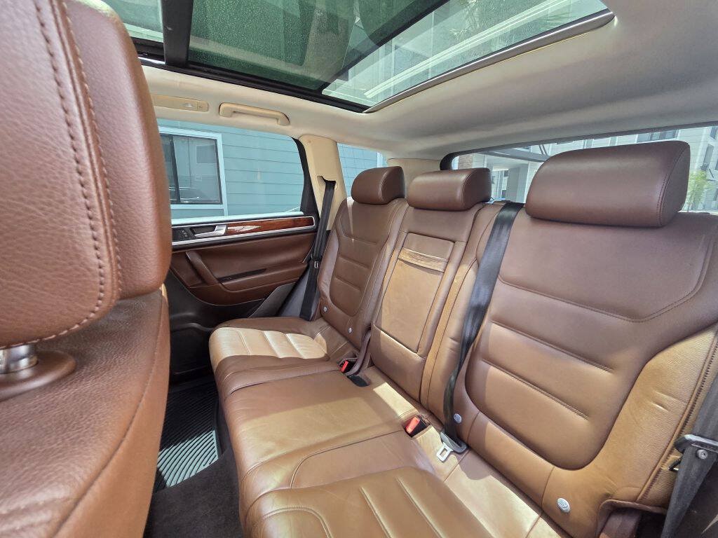Used 2011 Volkswagen Touareg VR6 AWD/4WD image 40