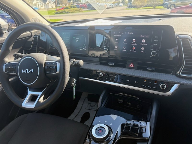 Used 2023 Kia Sportage LX image 13