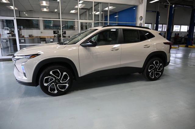 New 2026 Chevrolet Trax RS FWD image 7