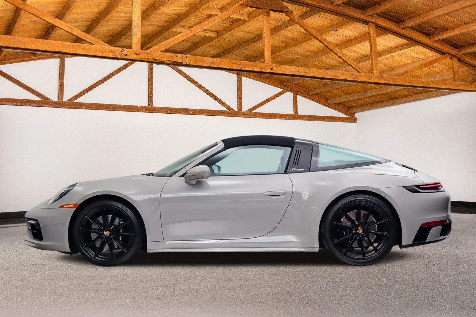 Used 2022 Porsche 911 Targa 4S AWD/4WD image 3
