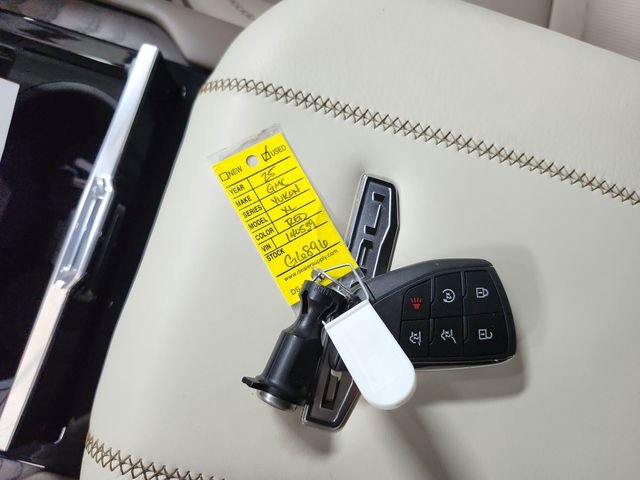 Used 2025 GMC Yukon XL Denali w/ Sun & Power Step Package image 10