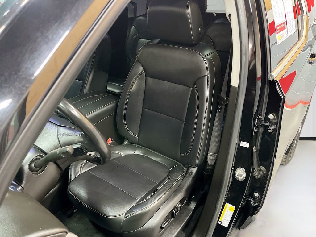 Used 2019 Chevrolet Traverse LT w/ LT Premium Package AWD/4WD image 20