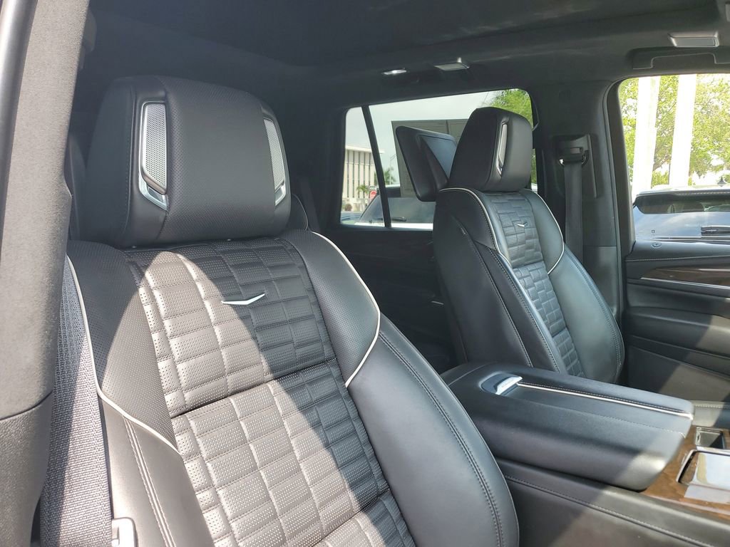 Used 2023 Cadillac Escalade Sport Platinum w/ LPO, ONYX Package image 23