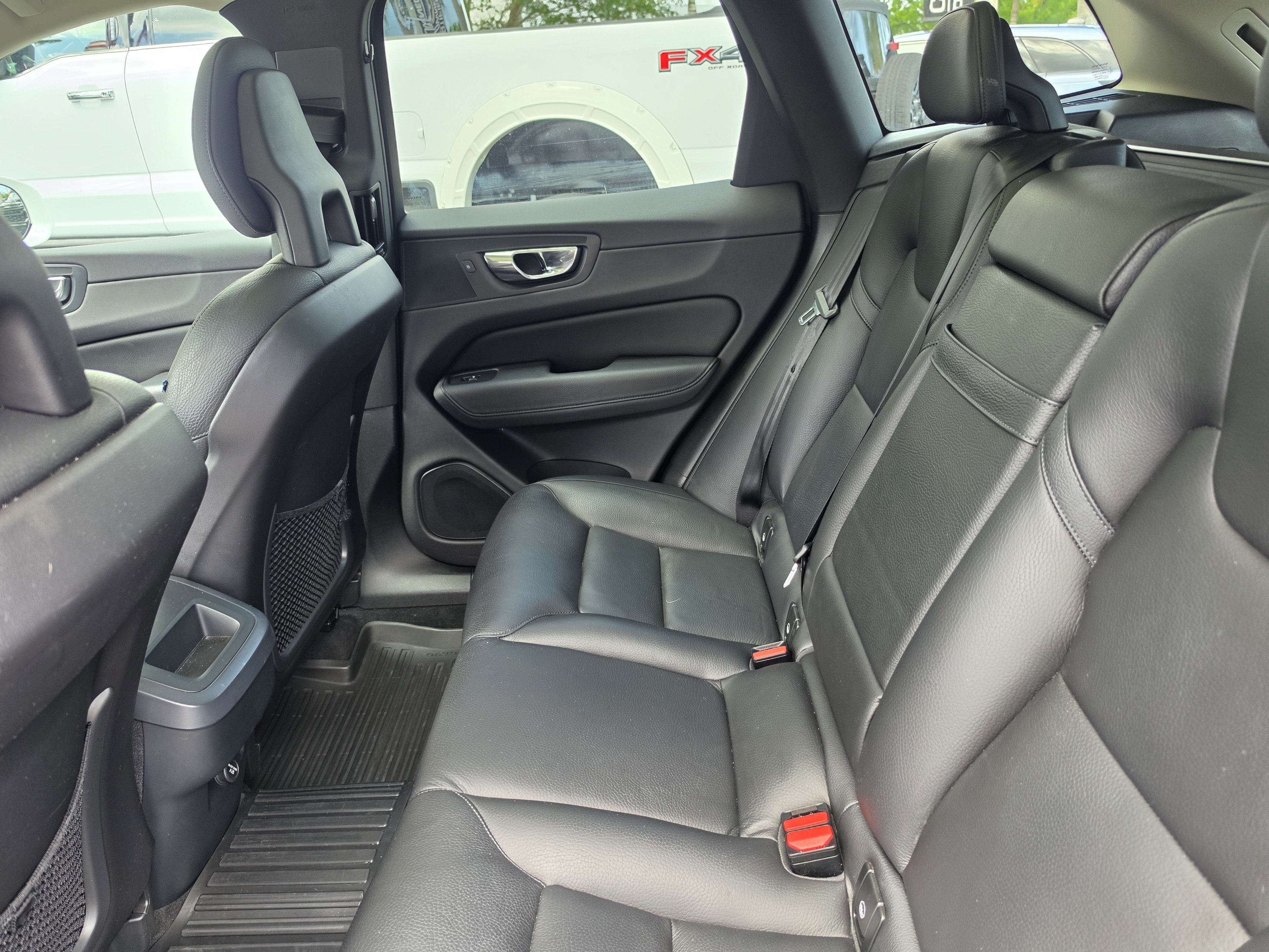 Used 2018 Volvo XC60 T6 Momentum w/ Advanced Package AWD/4WD image 49