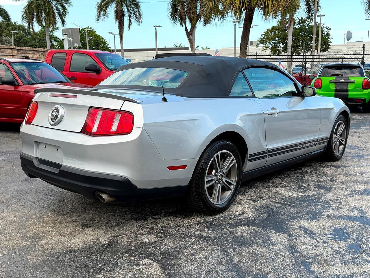 Used 2010 Ford Mustang Convertible RWD image 17