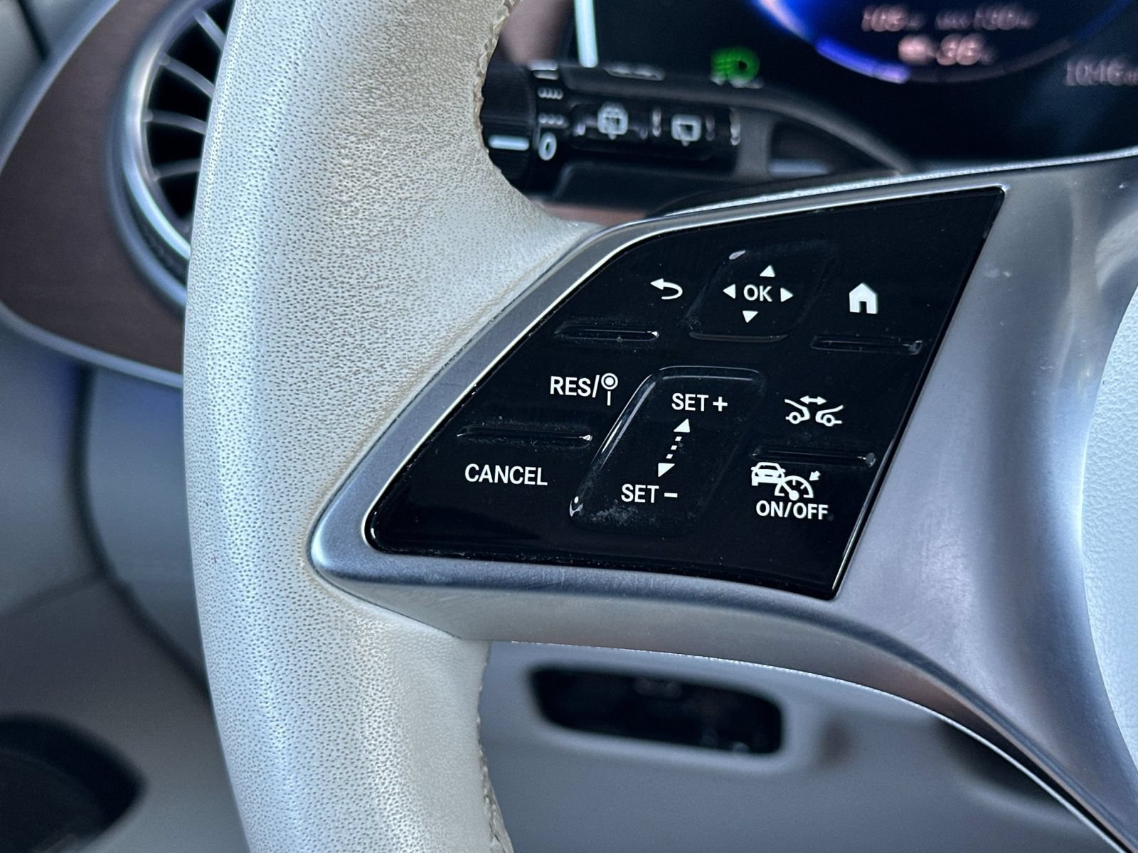 Certified 2023 Mercedes-Benz EQE 350+ SUV image 29