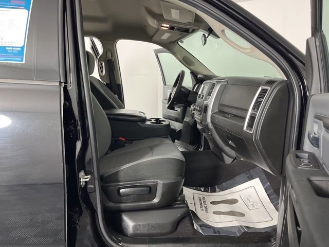 Used 2024 RAM 1500 Classic SLT image 40