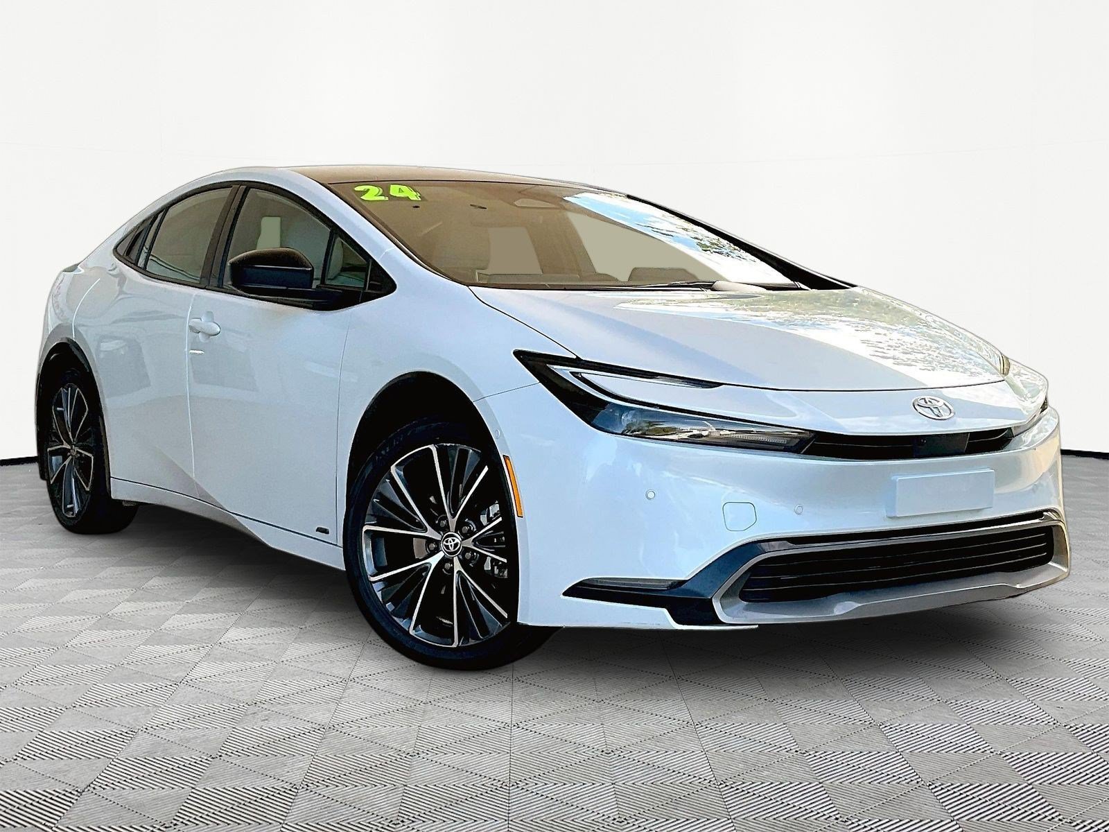 Used 2024 Toyota Prius Limited w/ Limited Premium Package AWD/4WD image 3
