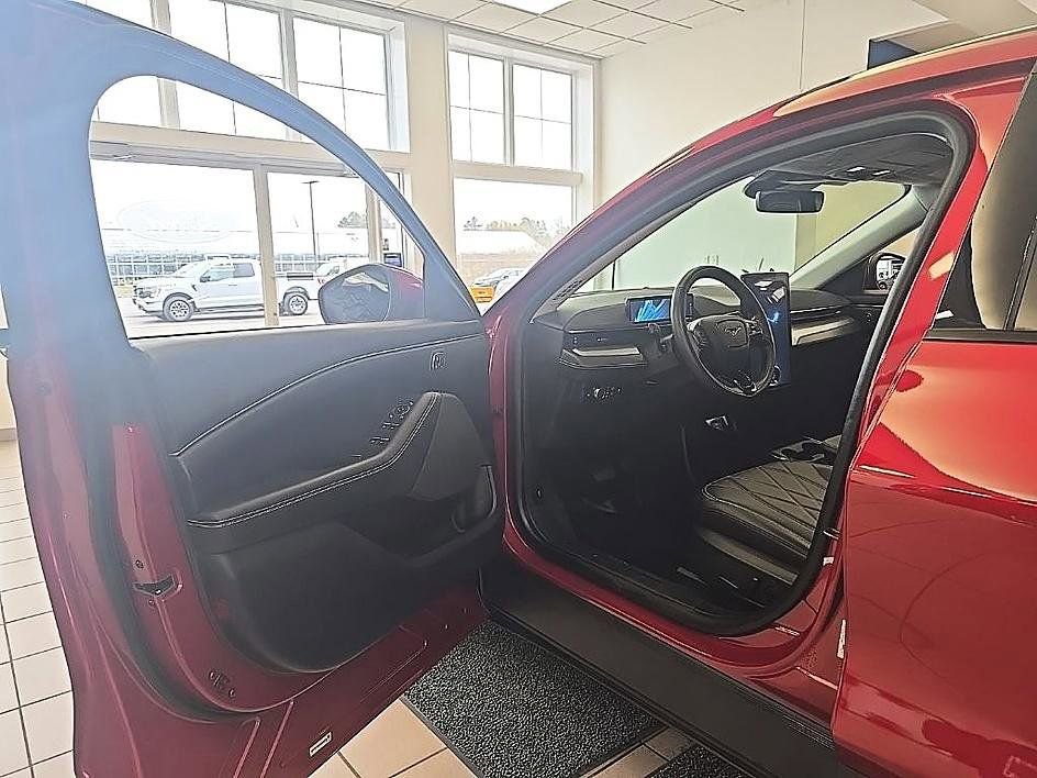 Used 2021 Ford Mustang Mach-E Select w/ Comfort/Appearance Package image 11