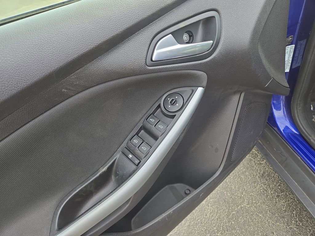 Used 2014 Ford Focus SE w/ Equipment Group 201A image 12