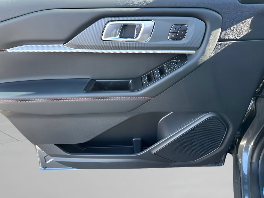New 2026 Ford Explorer ST-Line w/ ST-Line Street Pack AWD/4WD image 17