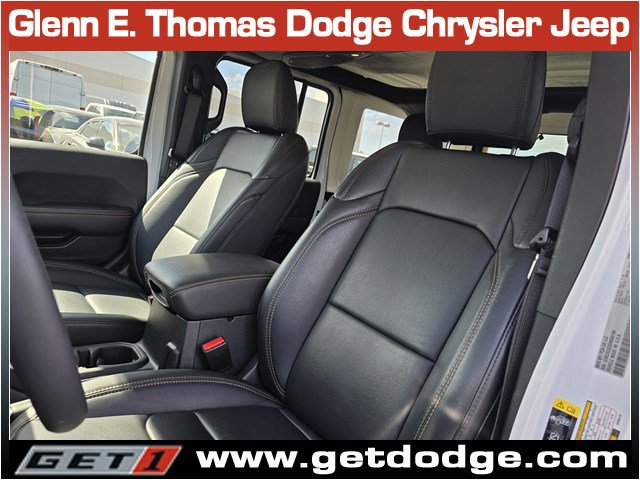 Certified 2025 Jeep Wrangler Sahara w/ Safety Group image 22