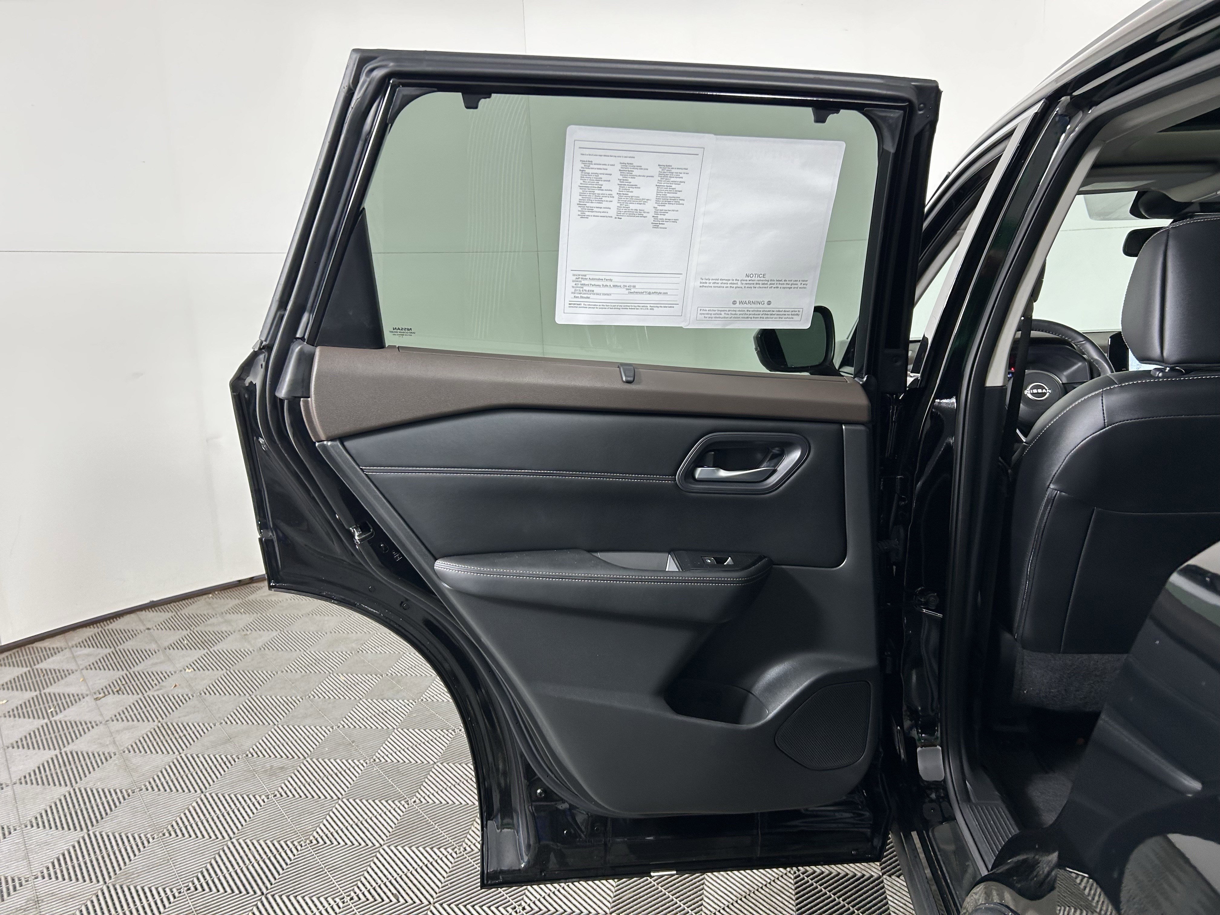 Certified 2023 Nissan Rogue SL w/ SL Premium Package image 30