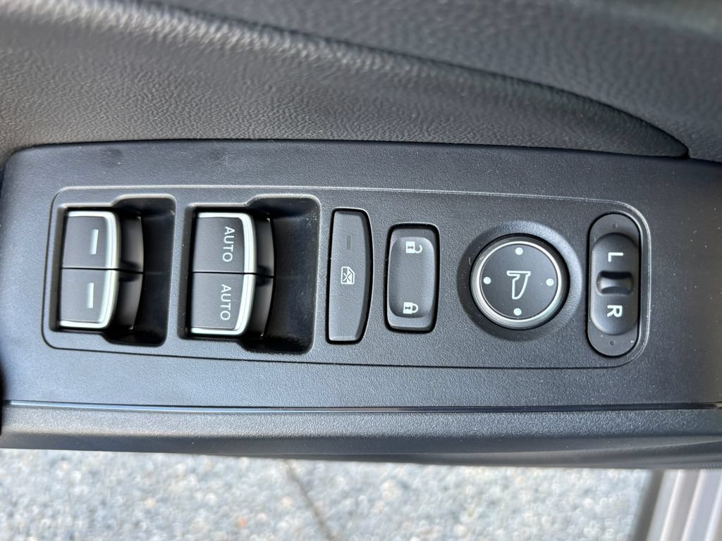 Used 2024 Honda Civic EX-L image 25