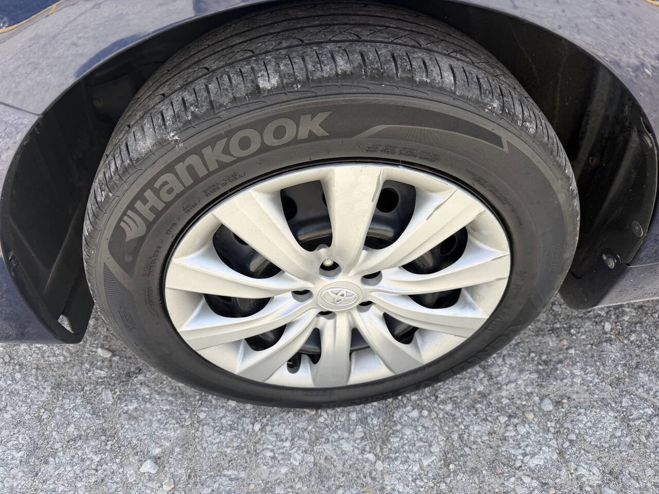 Used 2013 Toyota Corolla LE FWD image 9