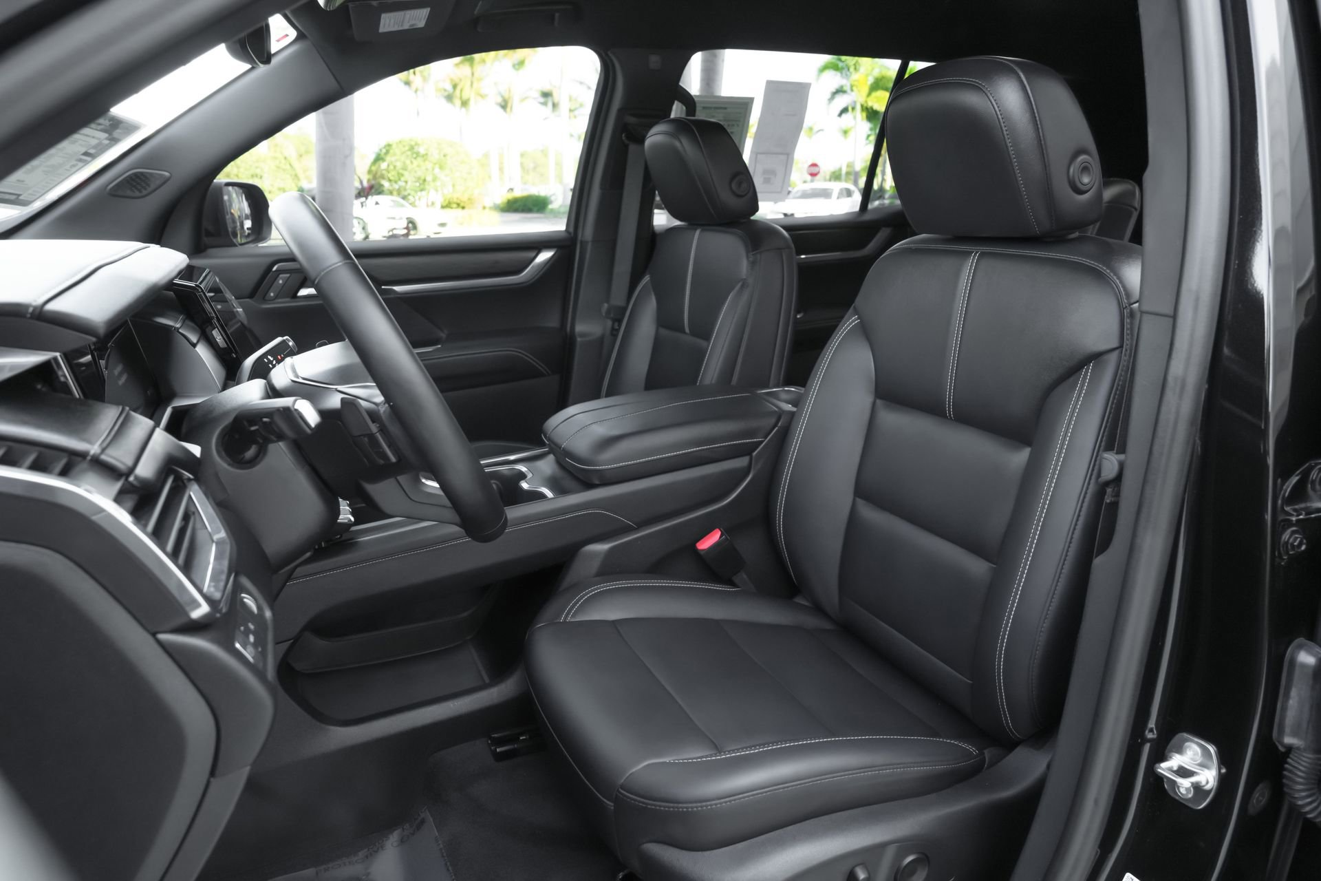 Used 2024 GMC Acadia Elevation image 8