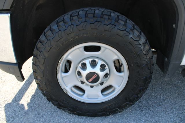 Used 2020 GMC Sierra 2500 4x4 Crew Cab w/ Convenience Package image 11