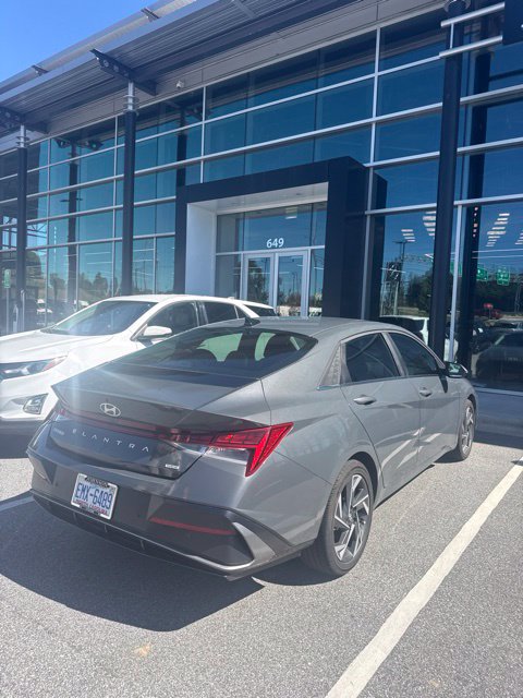 Used 2024 Hyundai Elantra Limited FWD image 13