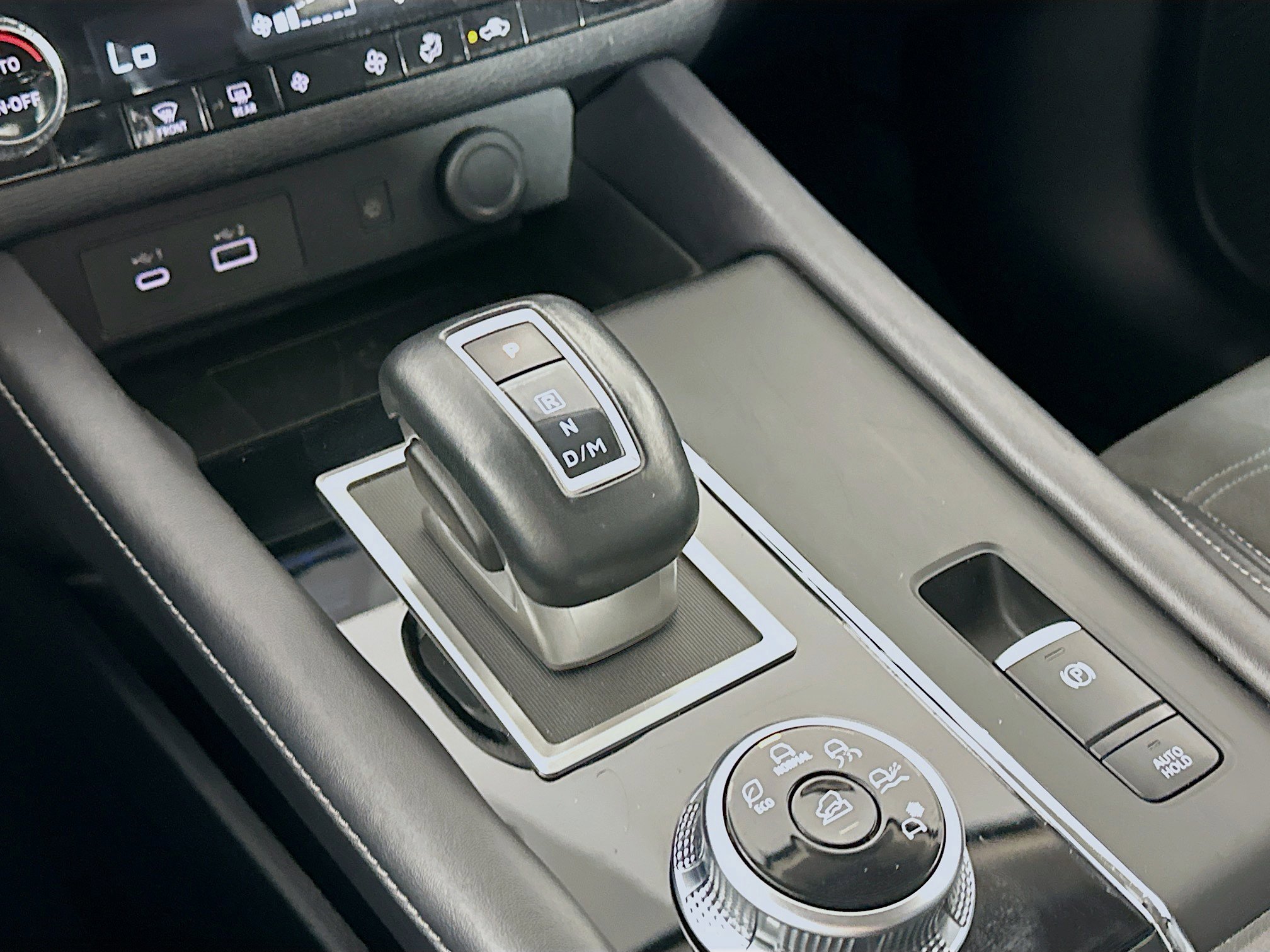 Used 2024 Mitsubishi Outlander SE image 25