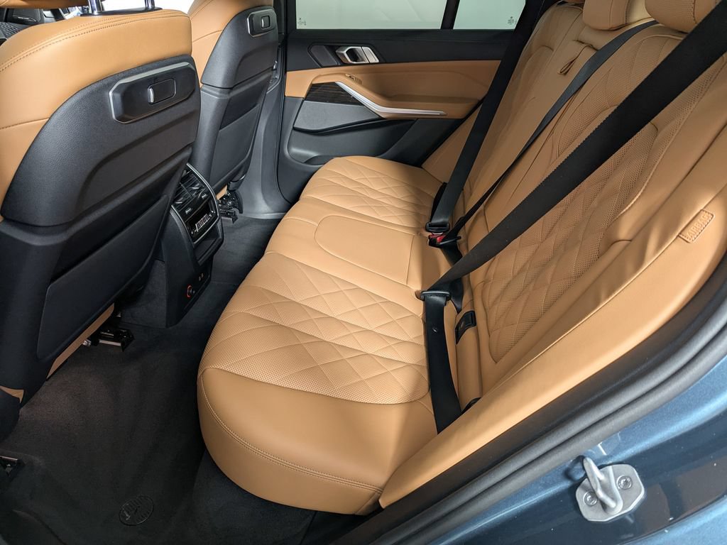 Certified 2024 BMW X5 xDrive50e w/ Premium Package AWD/4WD image 49