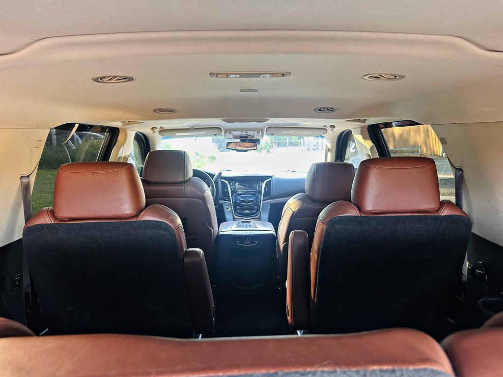 Used 2016 Cadillac Escalade ESV Luxury AWD/4WD image 11