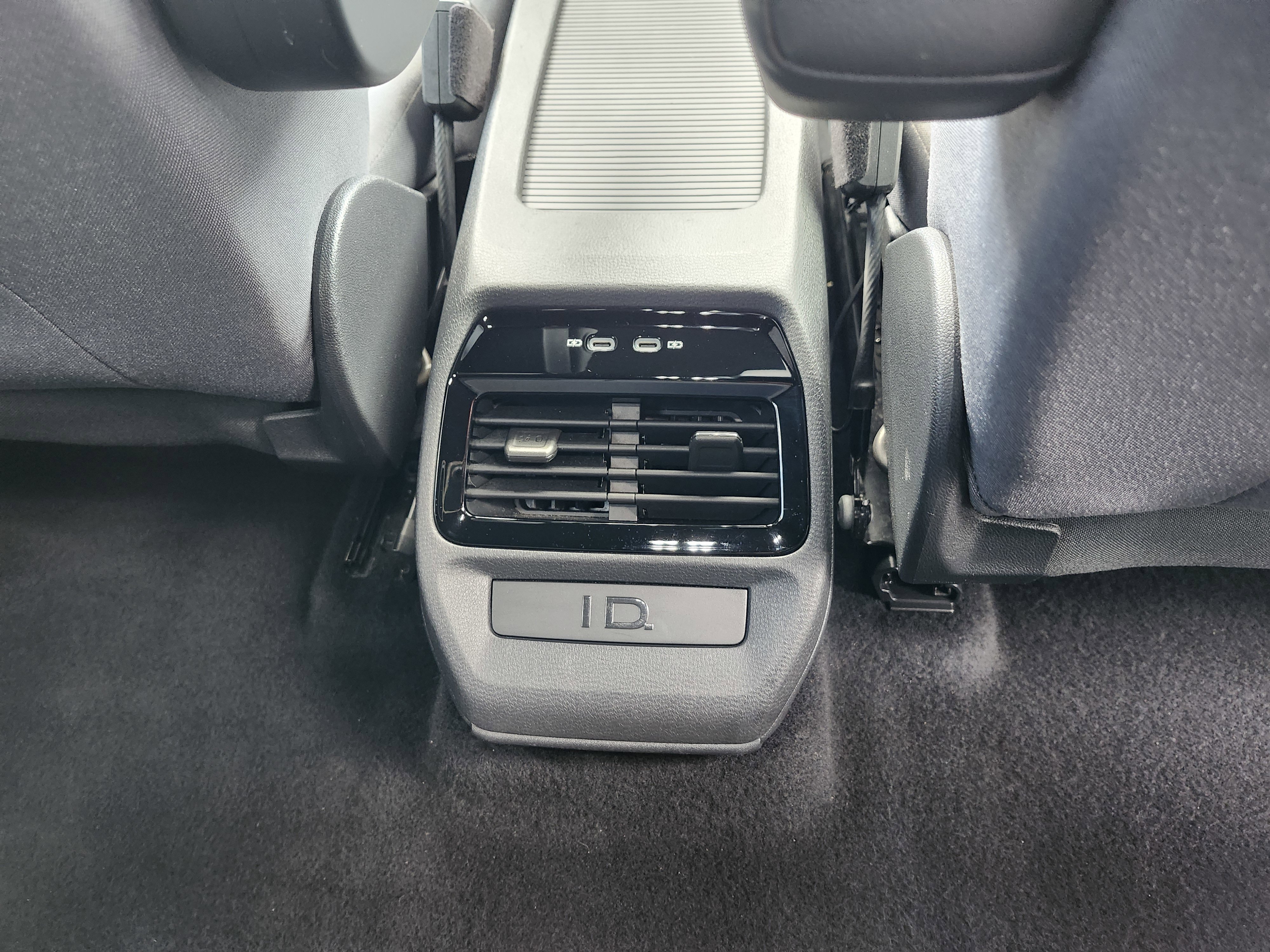 Used 2021 Volkswagen ID.4 Pro RWD image 19