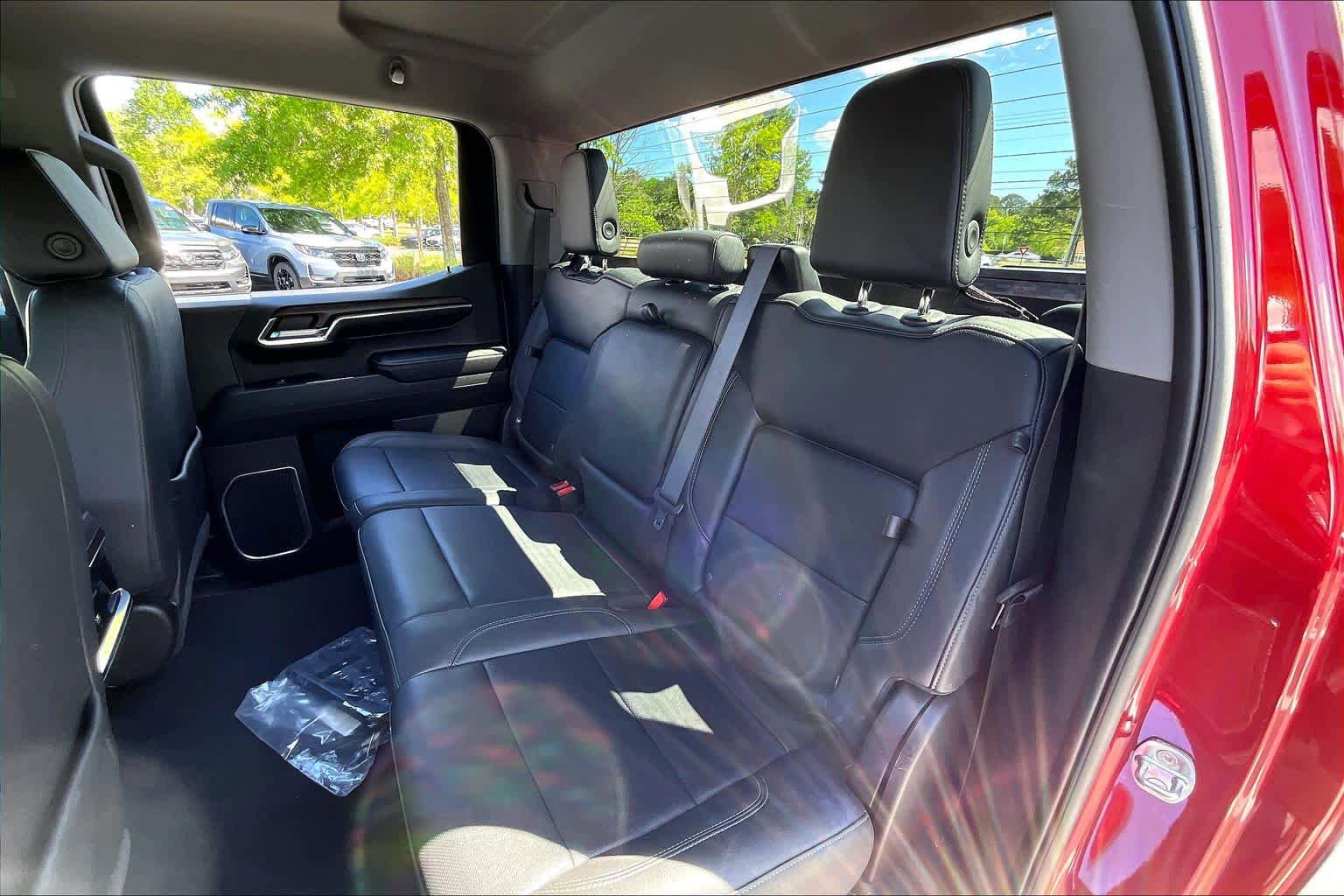 Used 2023 GMC Sierra 1500 SLT w/ SLT Premium Package RWD image 19