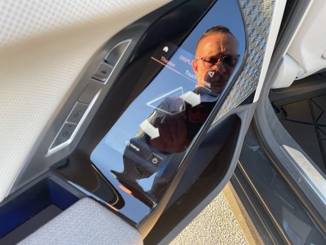 Used 2023 BMW 760i xDrive image 12