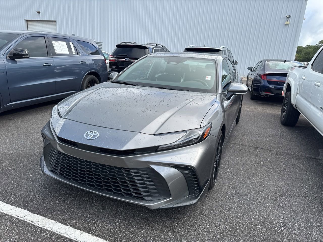 Used 2025 Toyota Camry SE w/ Multimedia Upgrade Package FWD image 1