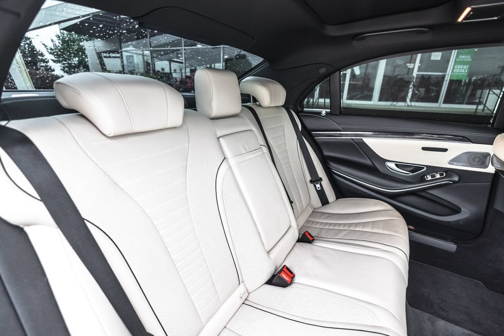 Used 2020 Mercedes-Benz S 560 Sedan image 35