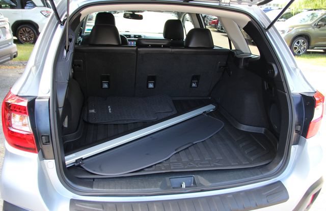 Used 2018 Subaru Outback 2.5i Limited AWD/4WD image 37