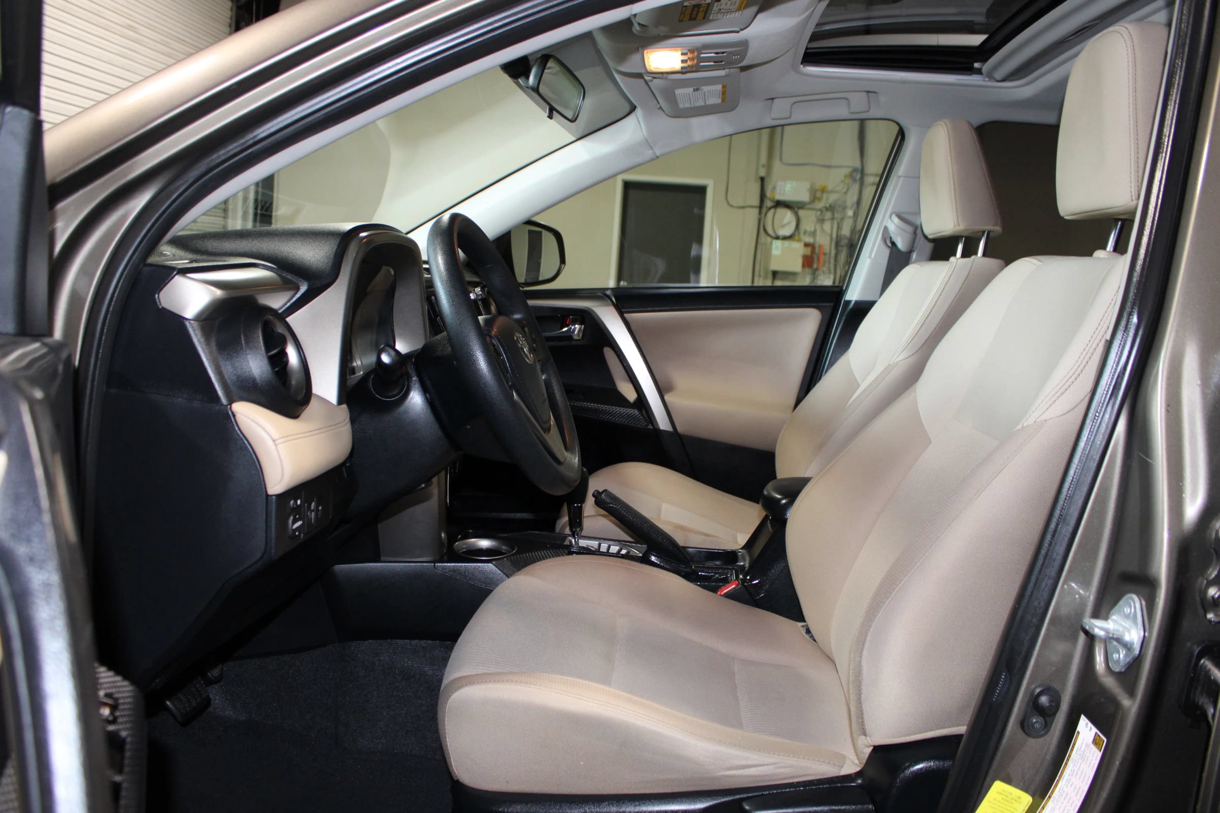 Used 2015 Toyota RAV4 XLE FWD image 8
