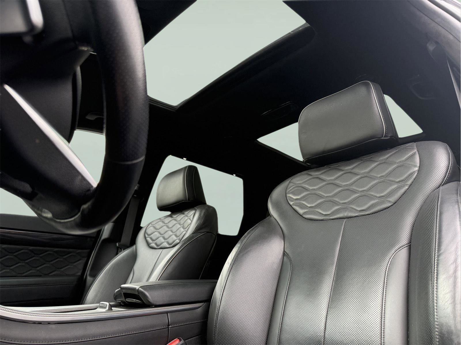 Used 2022 Hyundai Palisade Calligraphy image 11