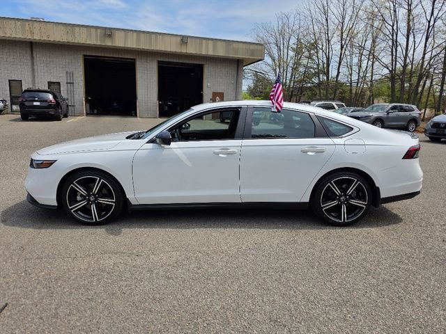 Used 2024 Honda Accord Sport image 2