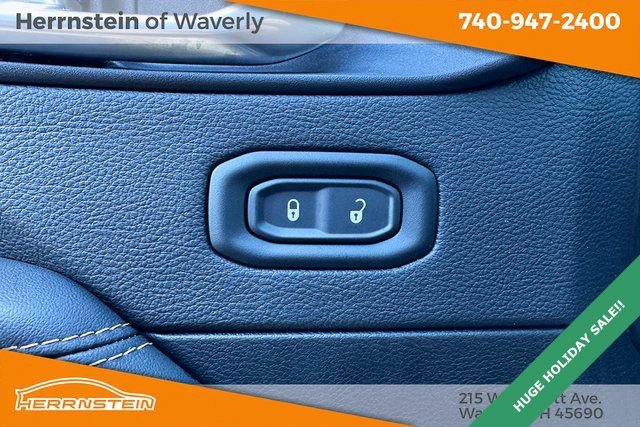 Used 2024 Jeep Wrangler Sahara image 17