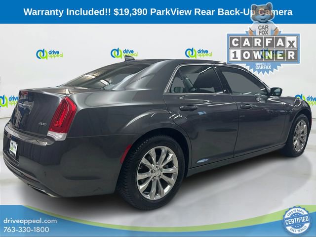 Used 2022 Chrysler 300 Touring image 5