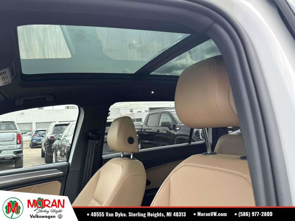 Used 2024 Volkswagen Tiguan SE R-Line AWD/4WD image 24