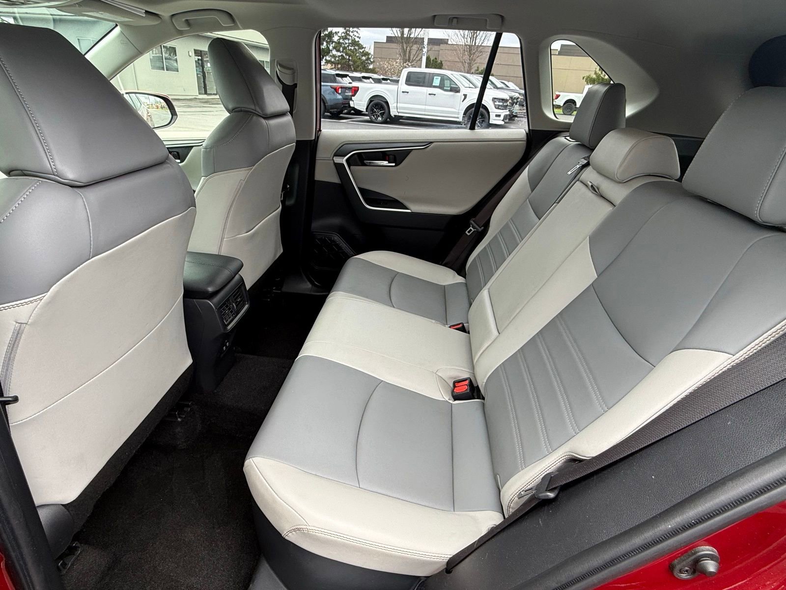 Used 2019 Toyota RAV4 Limited image 13