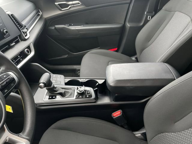 Used 2025 Kia Sportage LX image 20