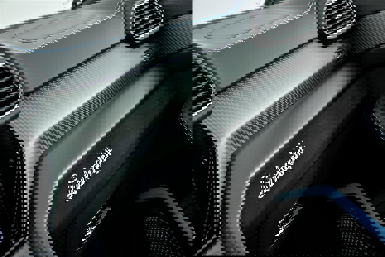 Used 2024 Lamborghini Urus Performante image 38