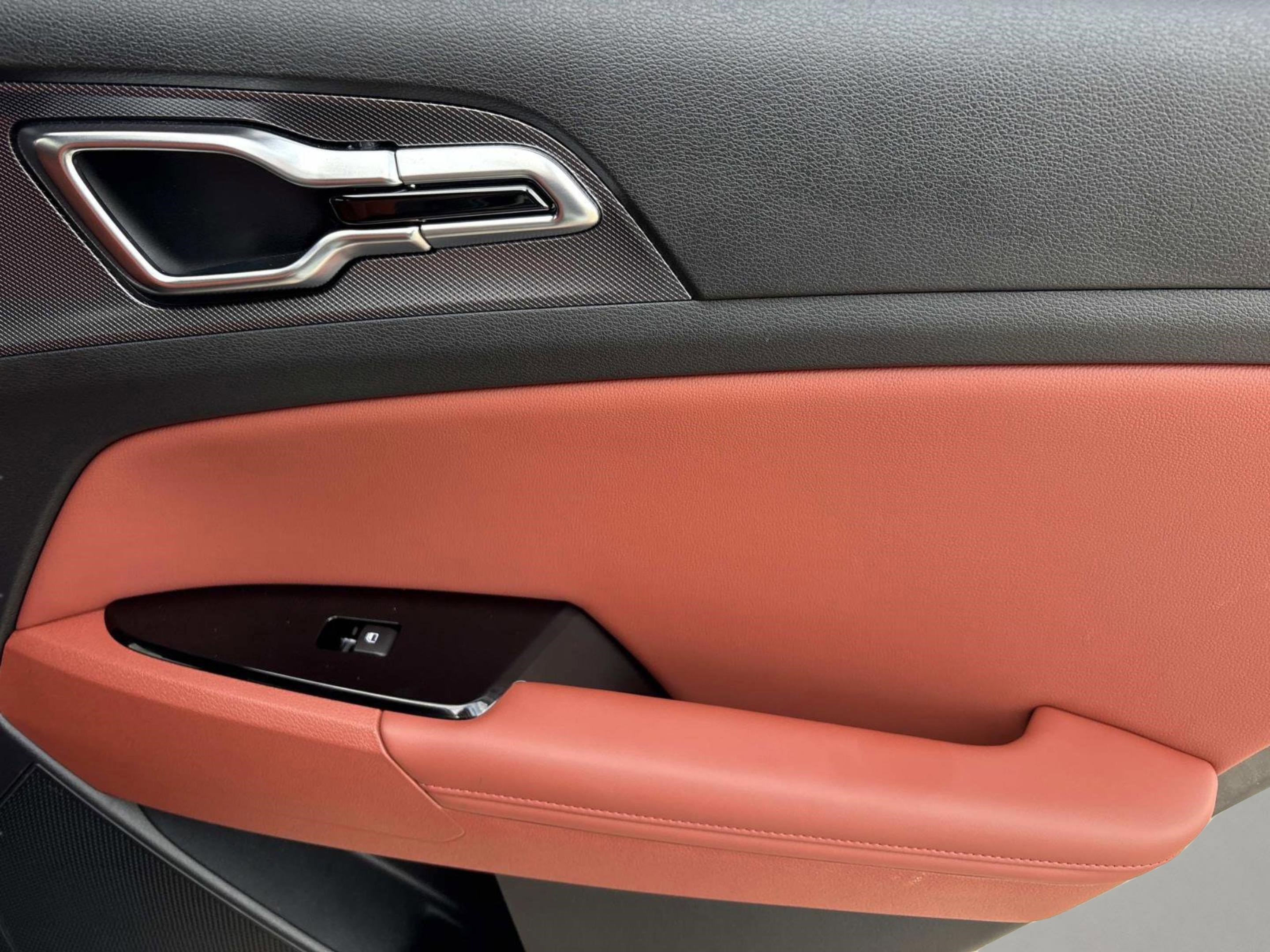 Used 2023 Kia Sportage SX image 18