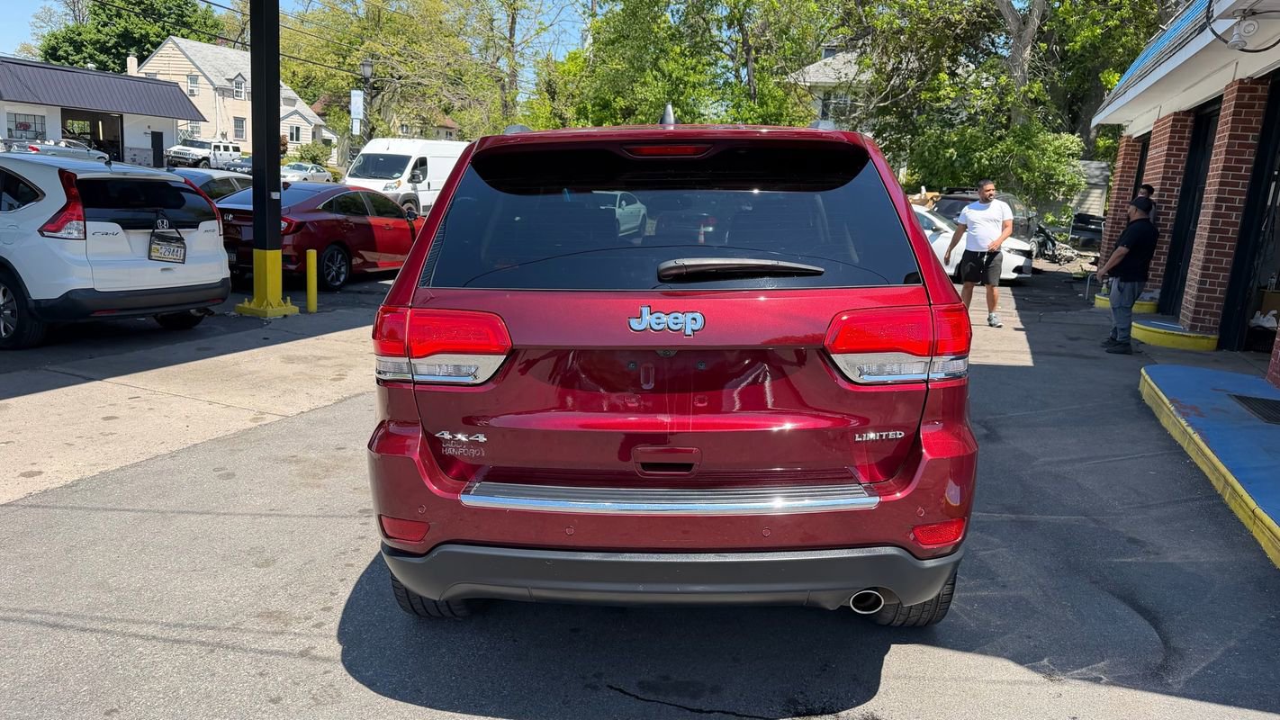 Used 2018 Jeep Grand Cherokee Limited AWD/4WD image 4