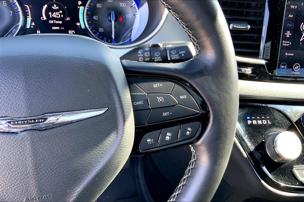 Used 2020 Chrysler Pacifica Touring-L Plus FWD image 19