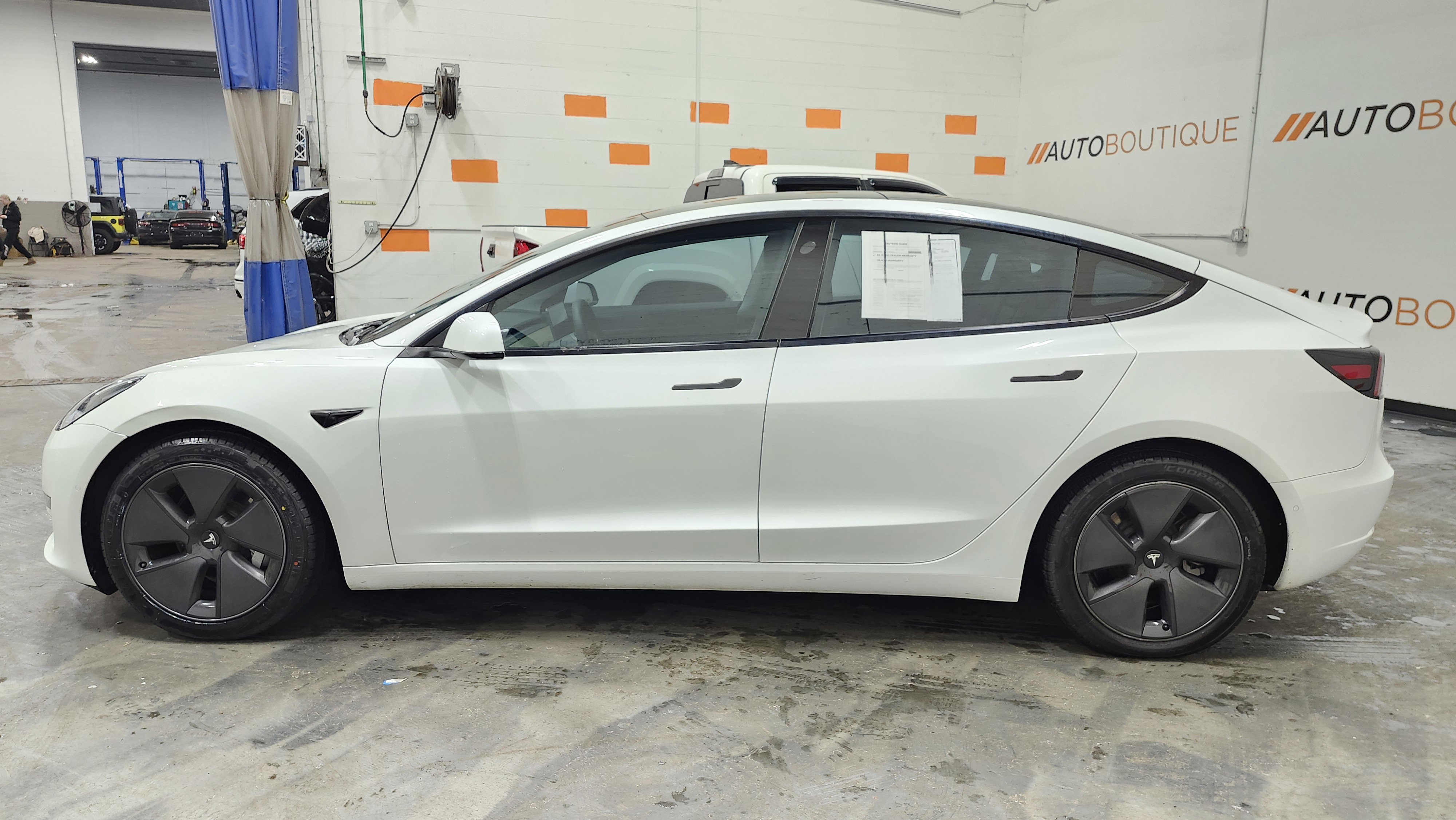 Used 2021 Tesla Model 3 Standard Range Plus image 13